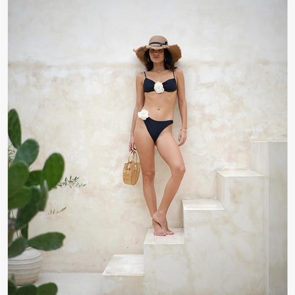 3D Flower Bikini - Picture 3 of 6